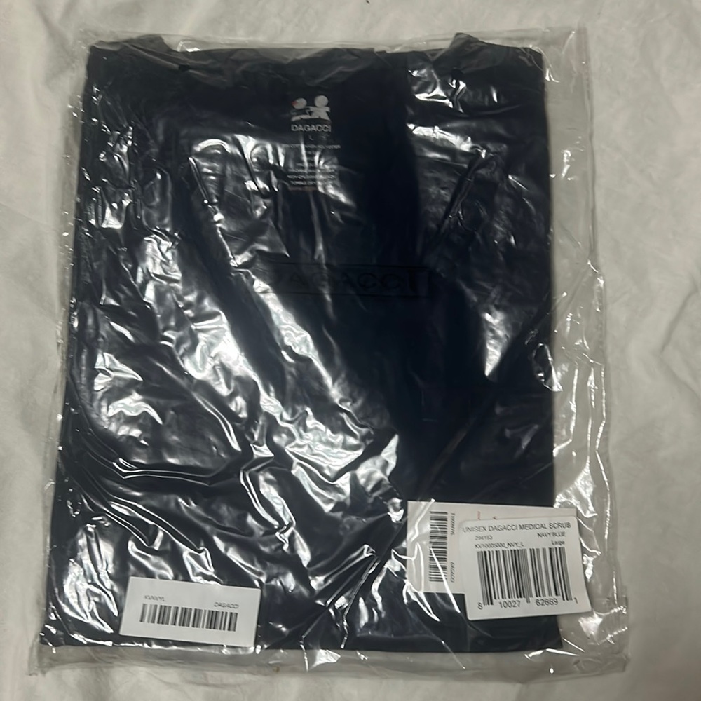 Dagacci Unisex Medical Scrub Shirt and Pants Set. Size Large